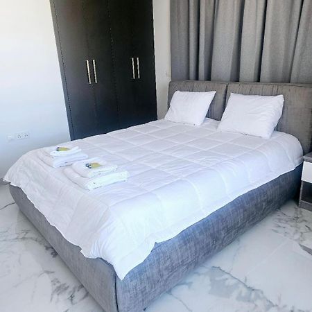 Deluxe Apartment Pafos Exterior foto